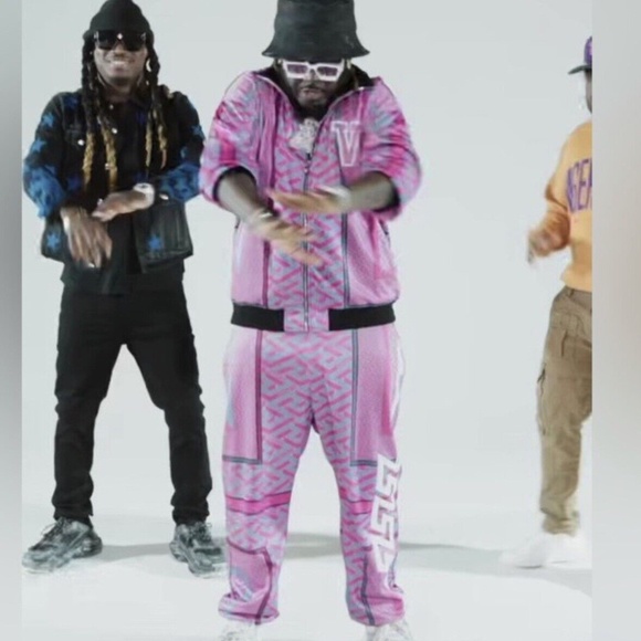 FULL LOOK - SHOP THE LOOK VERSACE FULL LOOK La Greca V Jacket and Pants - Picture 13 of 14